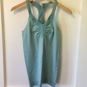 Under Armour fitted tank